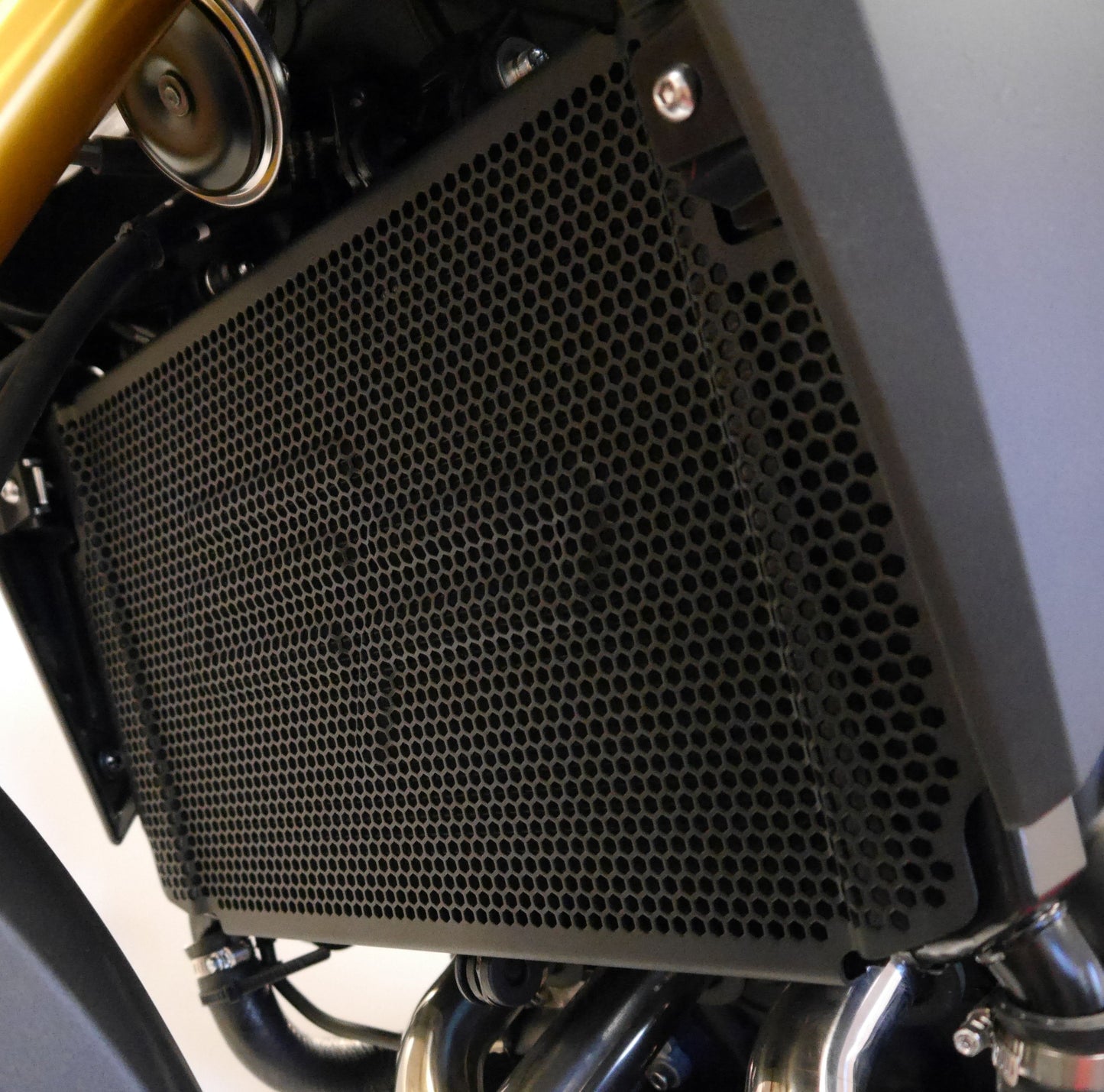 yamaha-tracer-900-gt-radiator-guard-2018-onwards