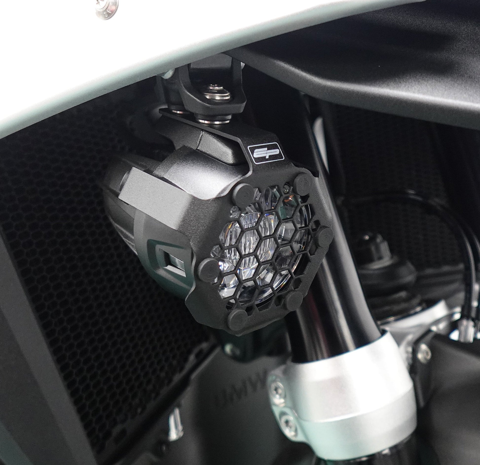 ep-spot-light-guard-bmw-r-1300-gs-triple-black-2024