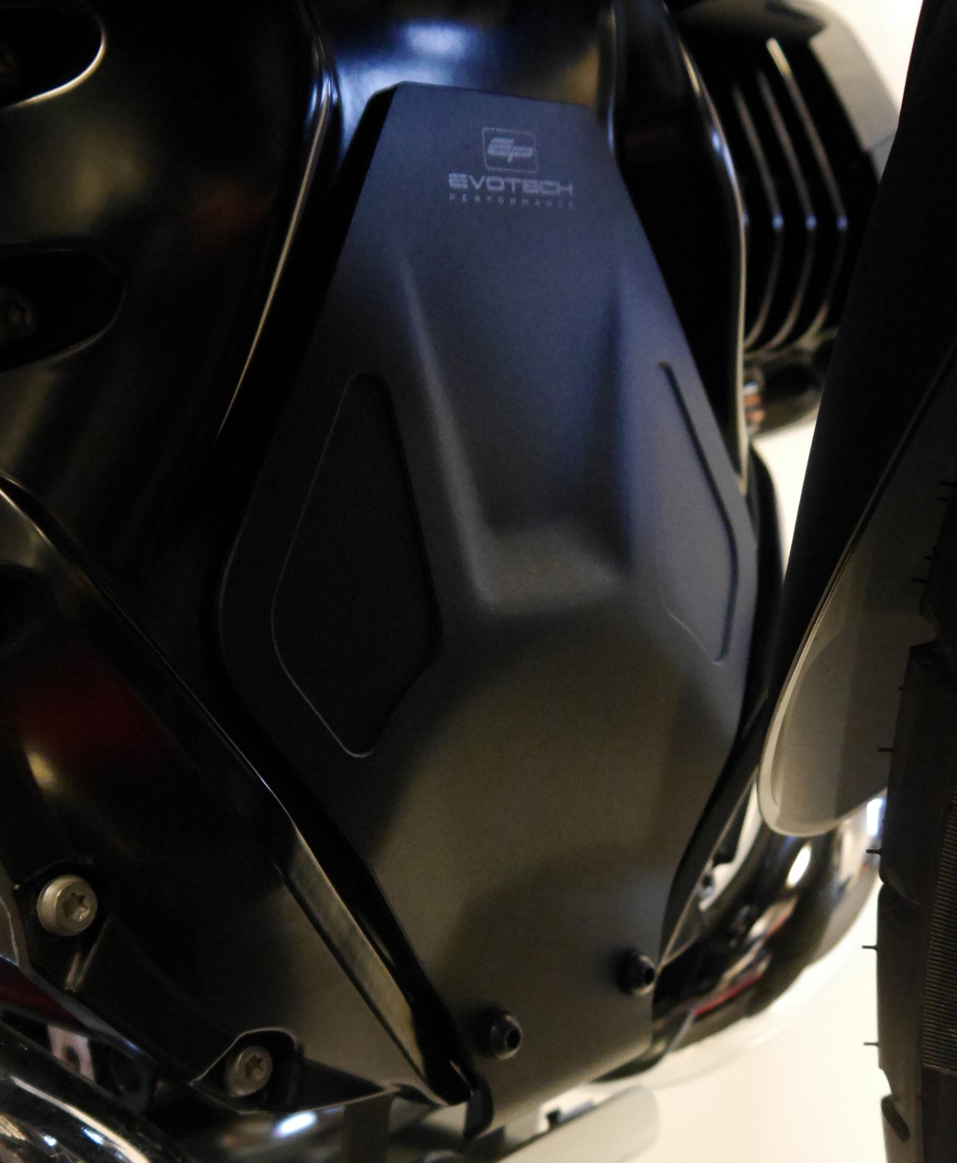 bmw-r-1200-rs-engine-guard-2015-to-2018