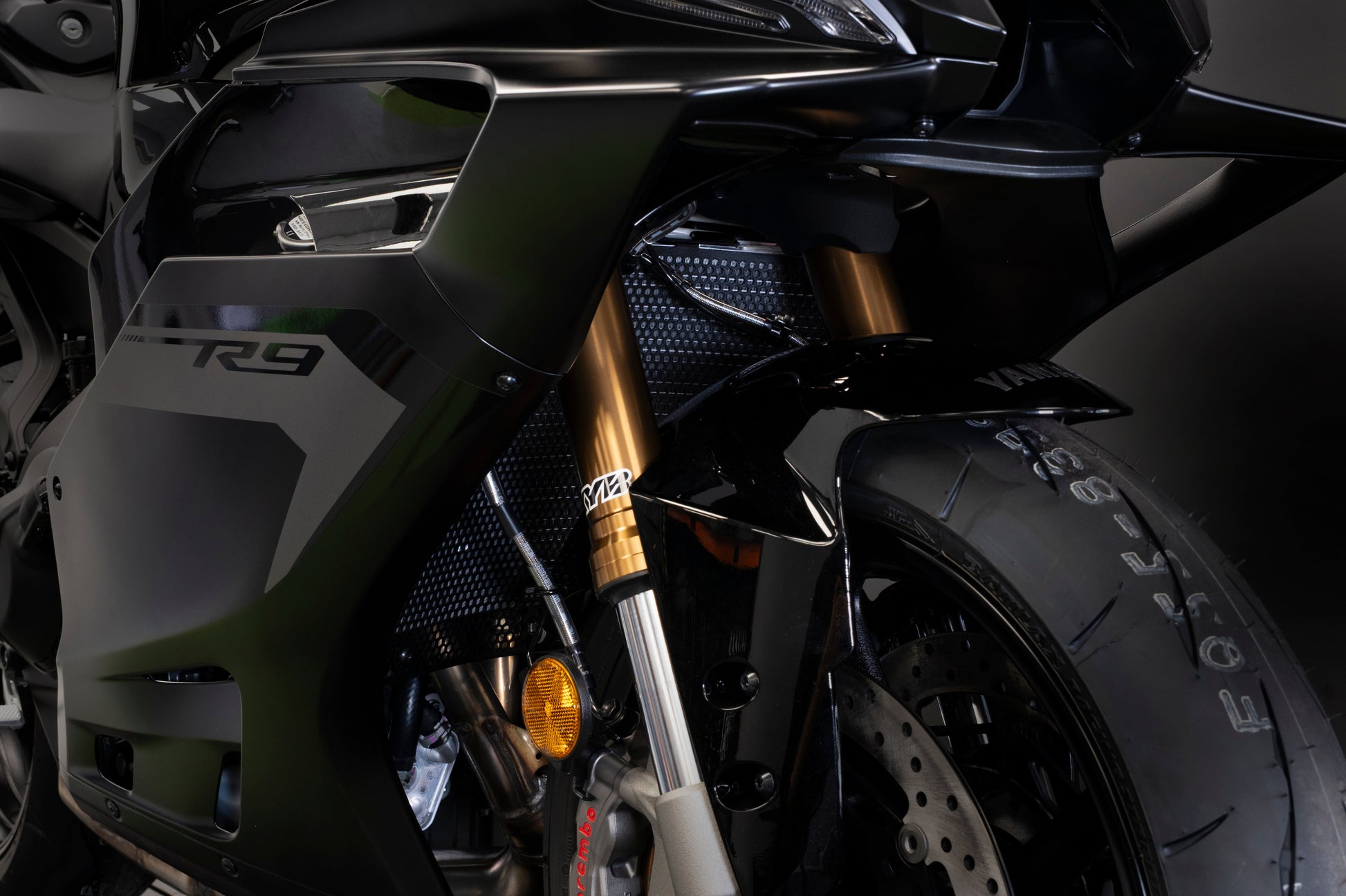 evotech-radiator-guard-yamaha-yzf-r9-2025