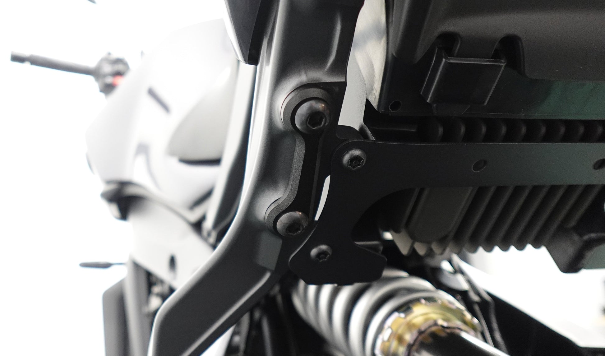 evotech-yamaha-mt-09-sp-pillion-footpeg-removal-kit-2024