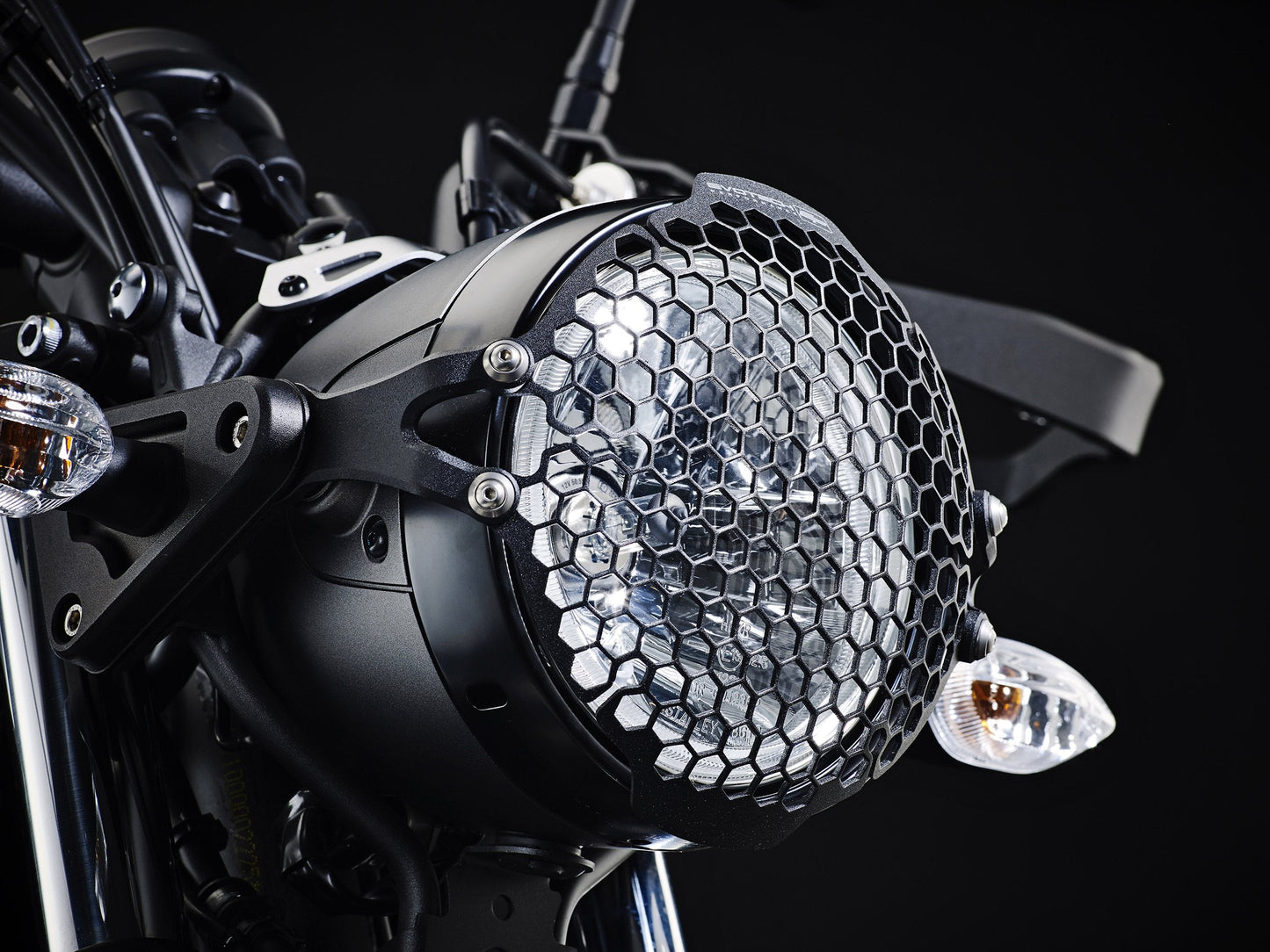 ep-yamaha-xsr700-xtribute-headlight-guard-2018-2021